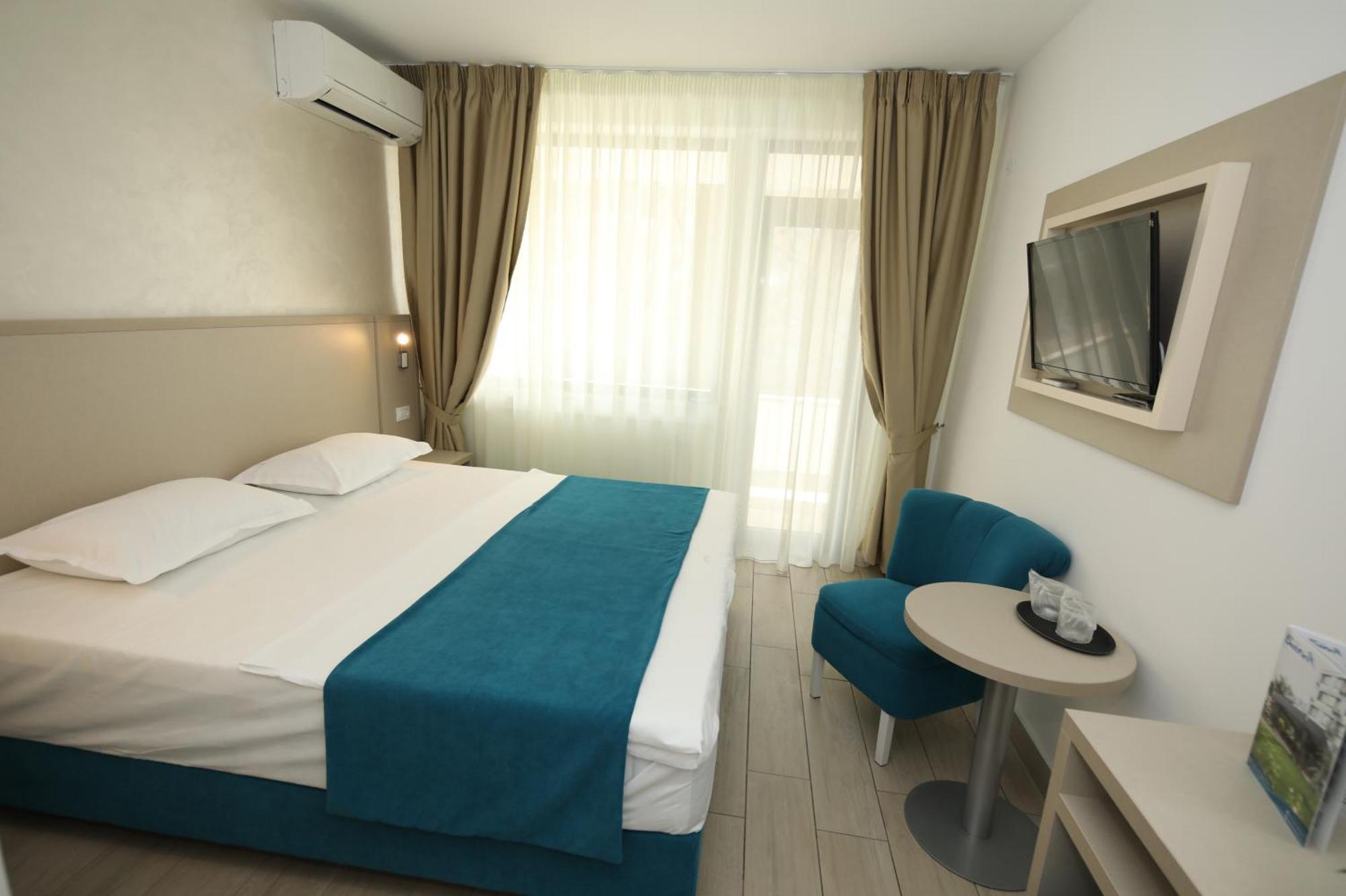 Hotel Delfin Мамая Екстериор снимка