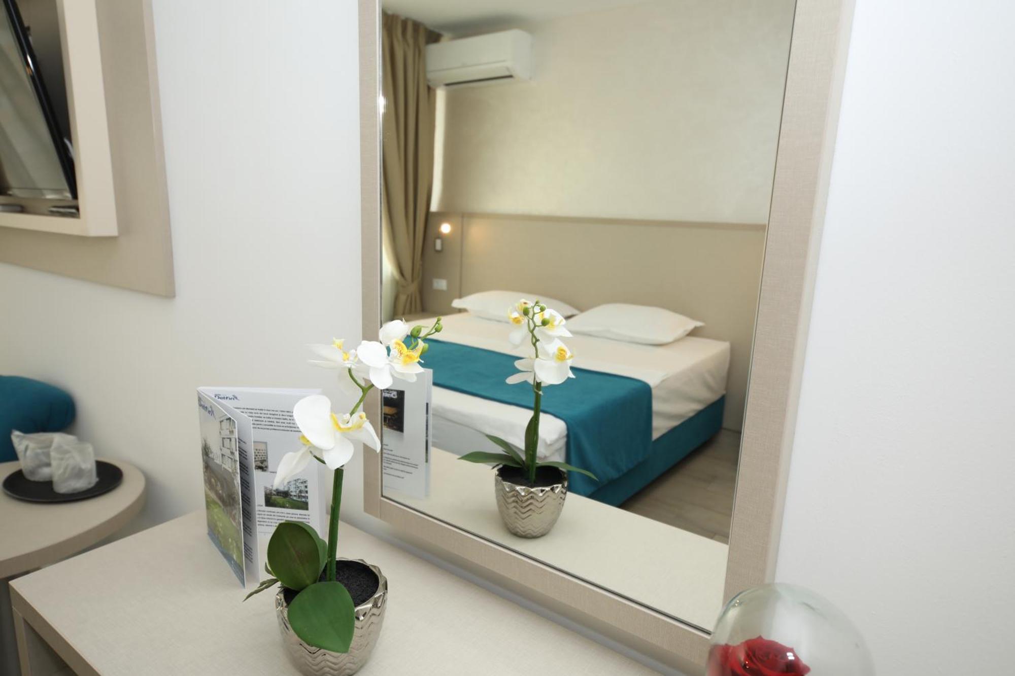 Hotel Delfin Мамая Екстериор снимка